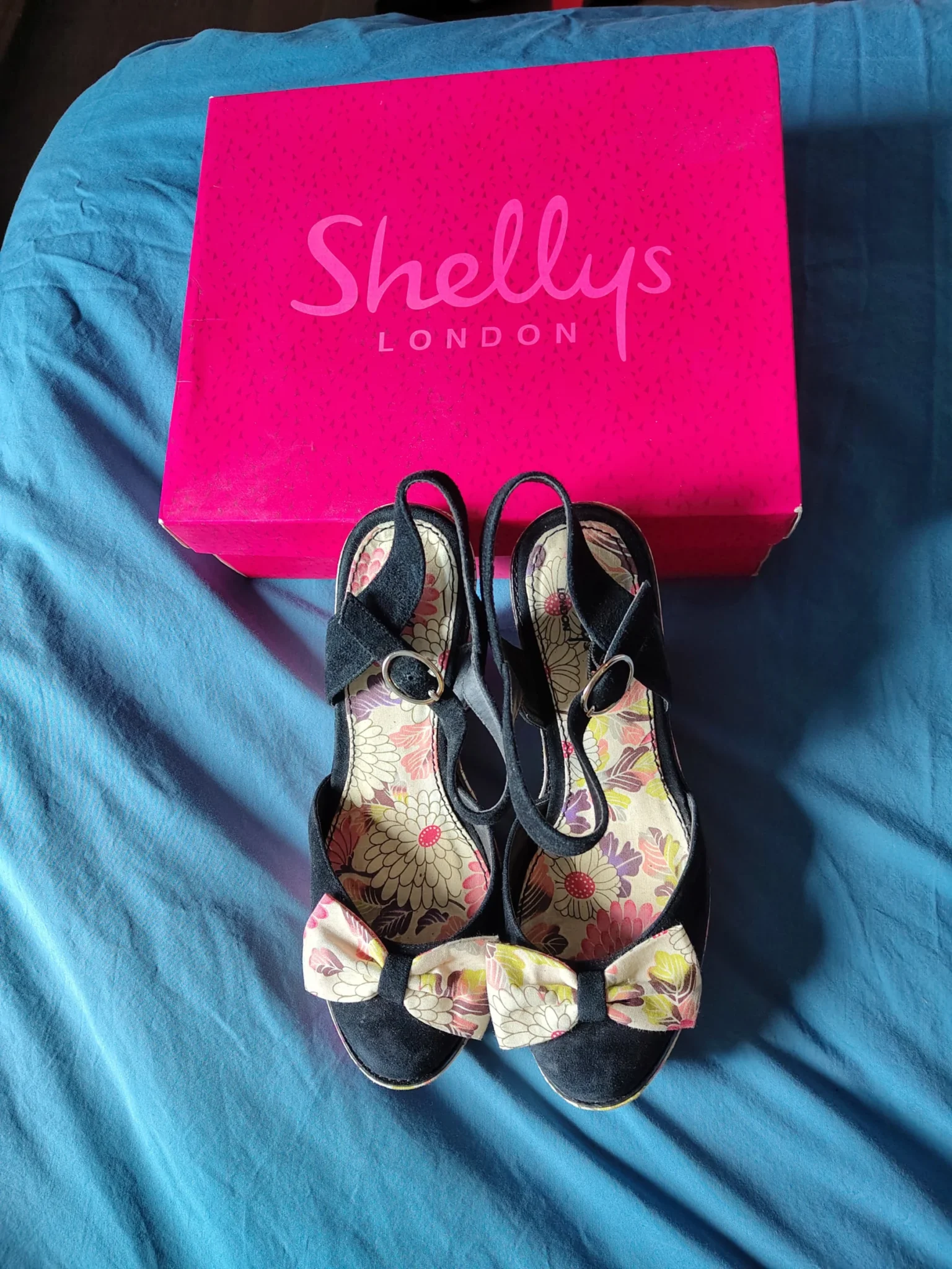 Image for Chaussures plateformes fleuries t.41 - Shelly's