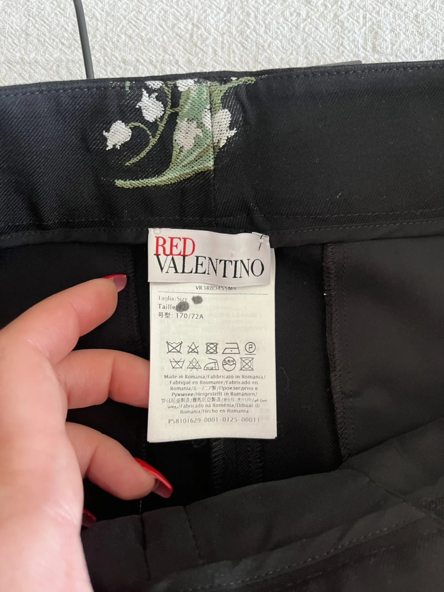 Image for Red Valentino trousers size 42 with white and green floral embroidery