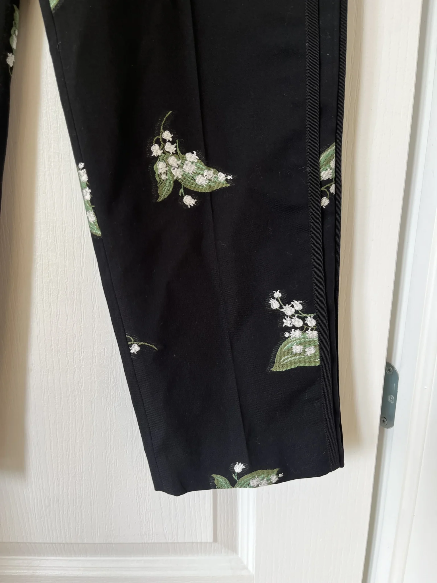 Image for Red Valentino trousers size 42 with white and green floral embroidery