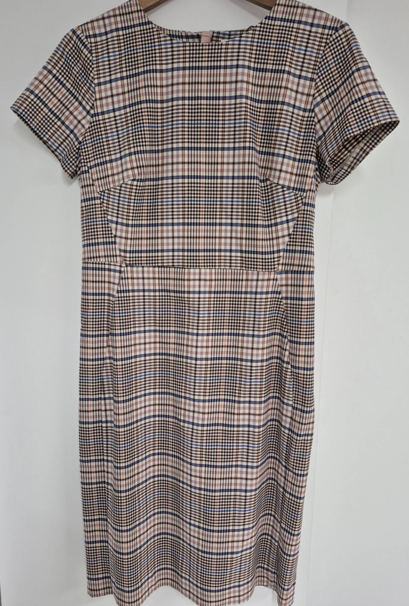Featured image for Très belle robe mi-longue In wear