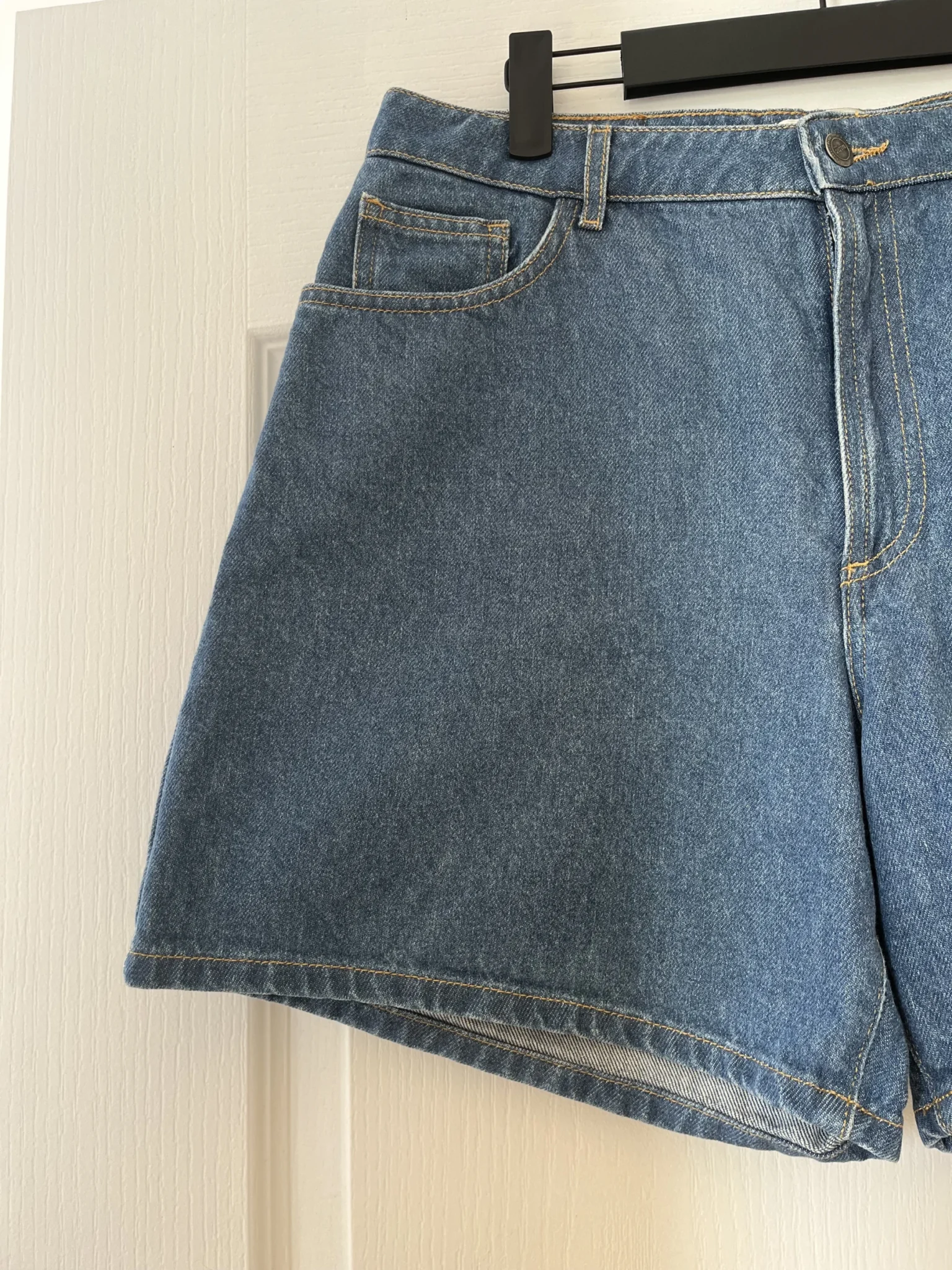 Image for Balzac Paris denim shorts size 42 Maylone model