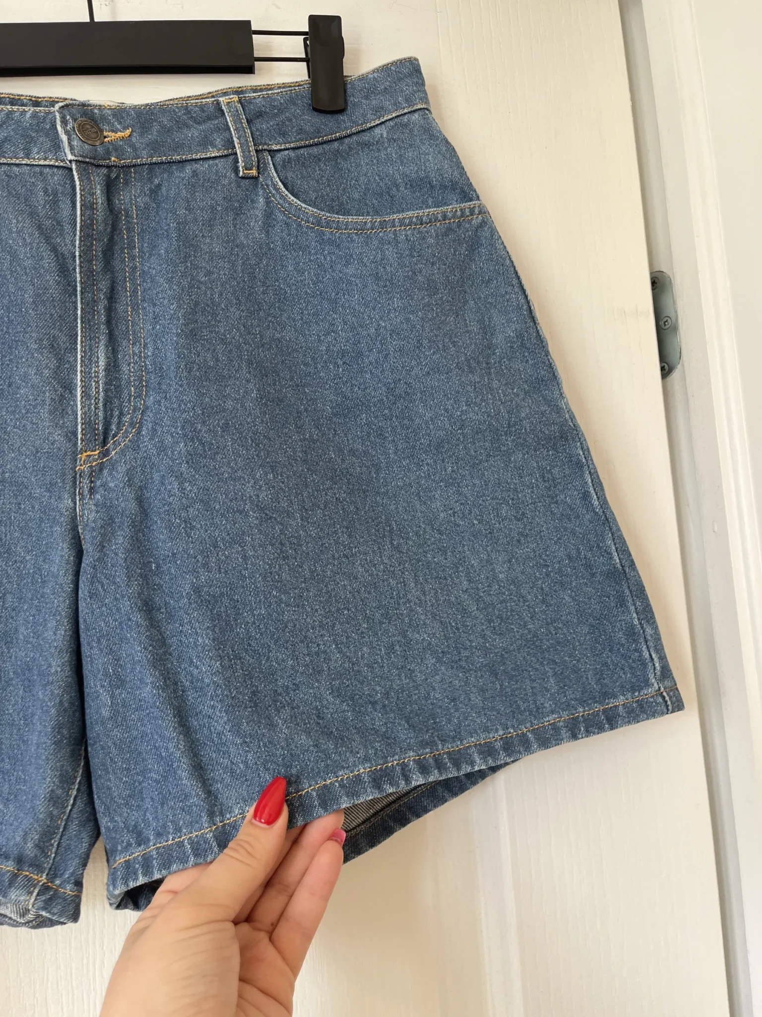 Image for Balzac Paris denim shorts size 42 Maylone model