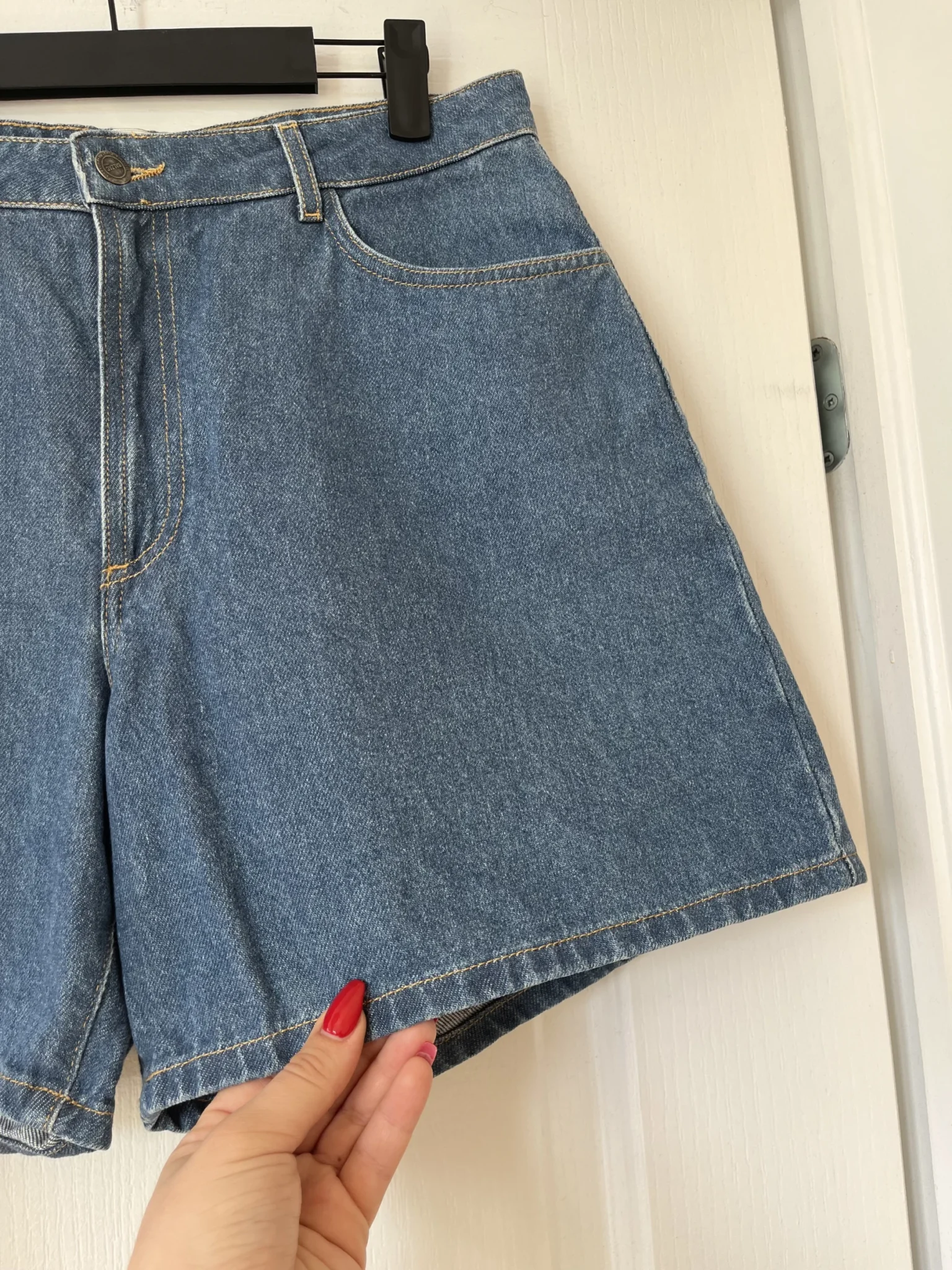 Image for Balzac Paris denim shorts size 42 Maylone model