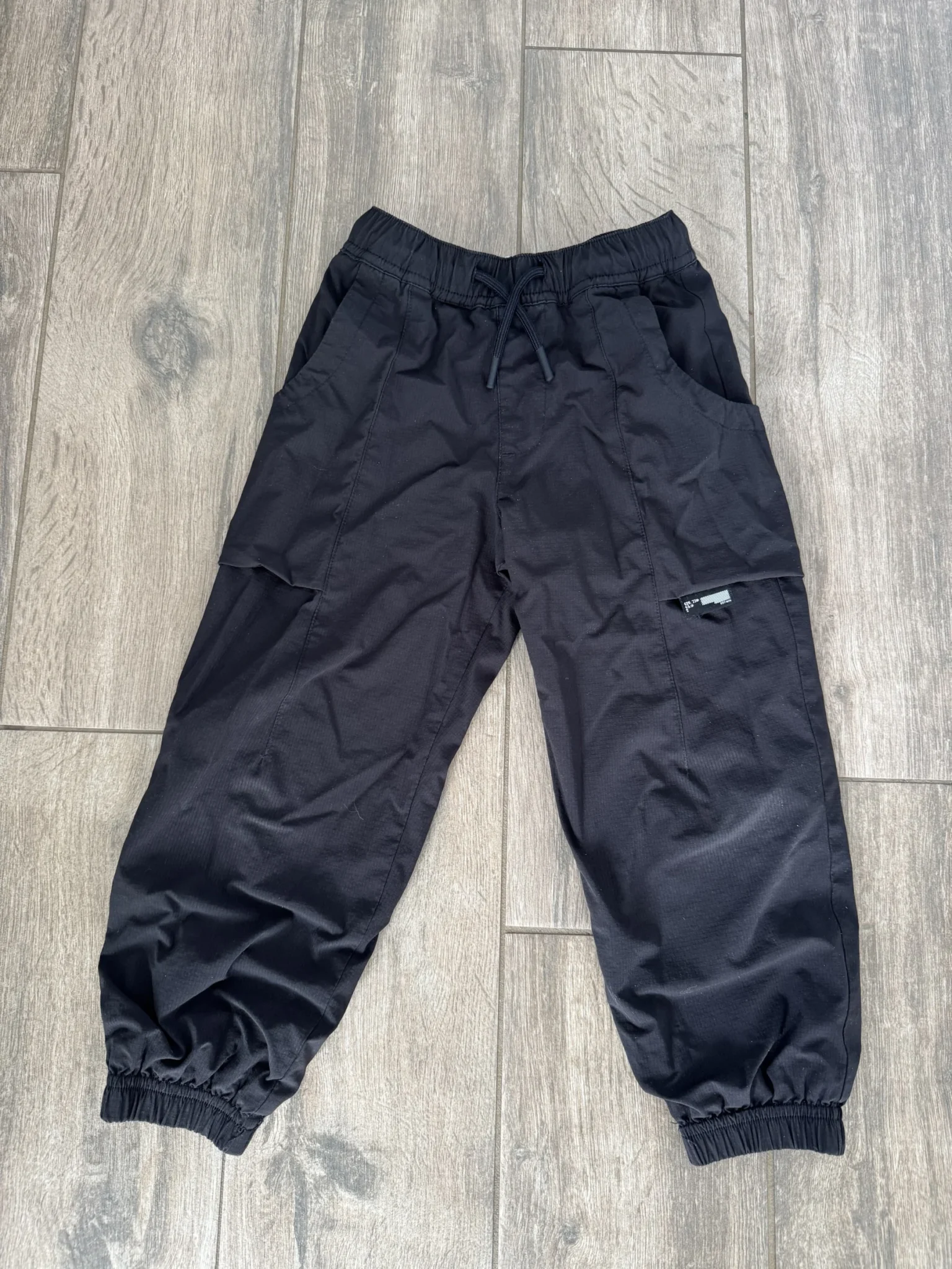 Featured image for 5T - Pantalon en toile noir Zara