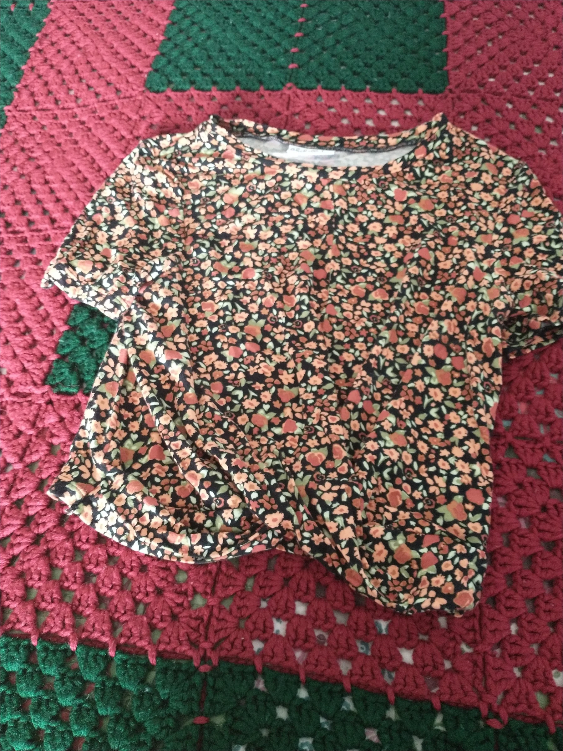Chandail crop twist fleuri Abibelle Abibelle seconde main