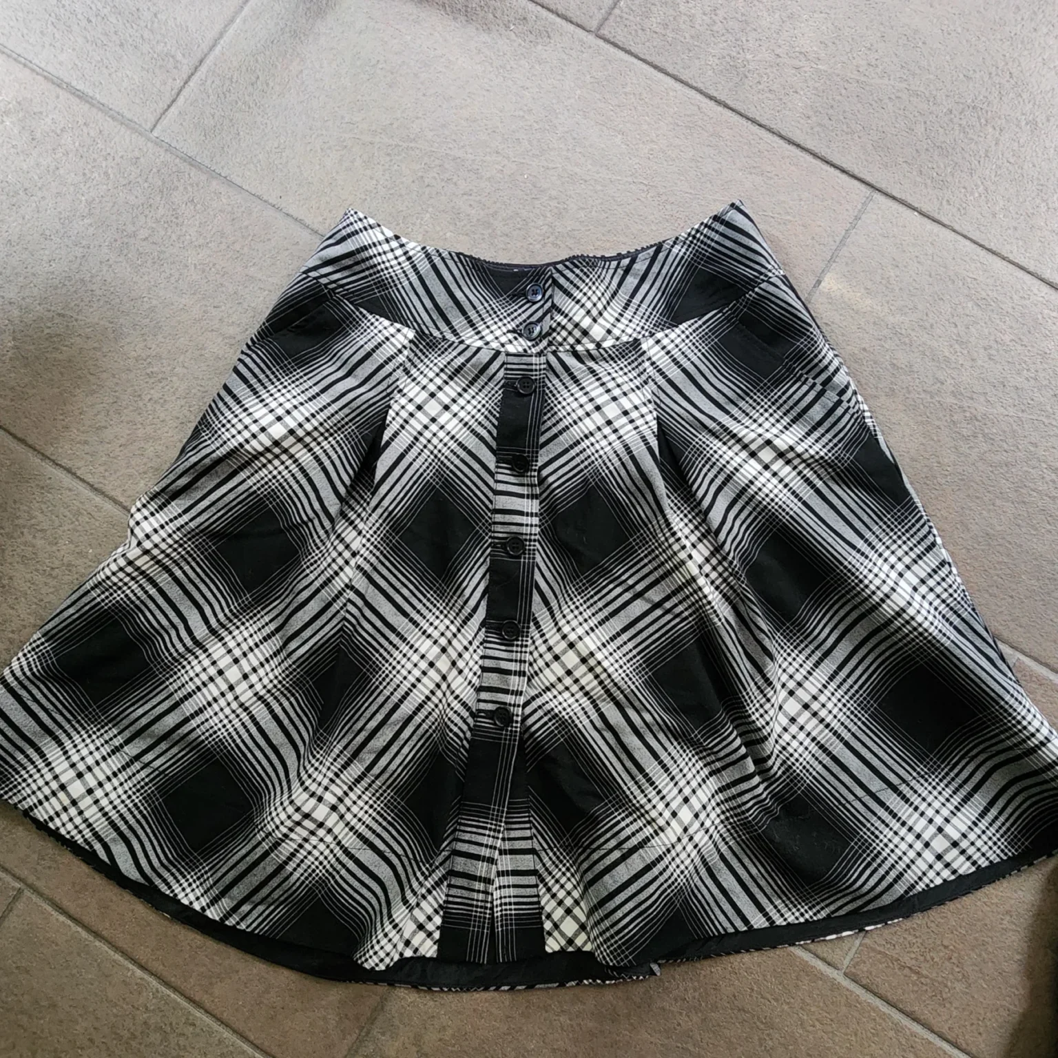 Featured image for Jupe noire et blanc L pour femmes