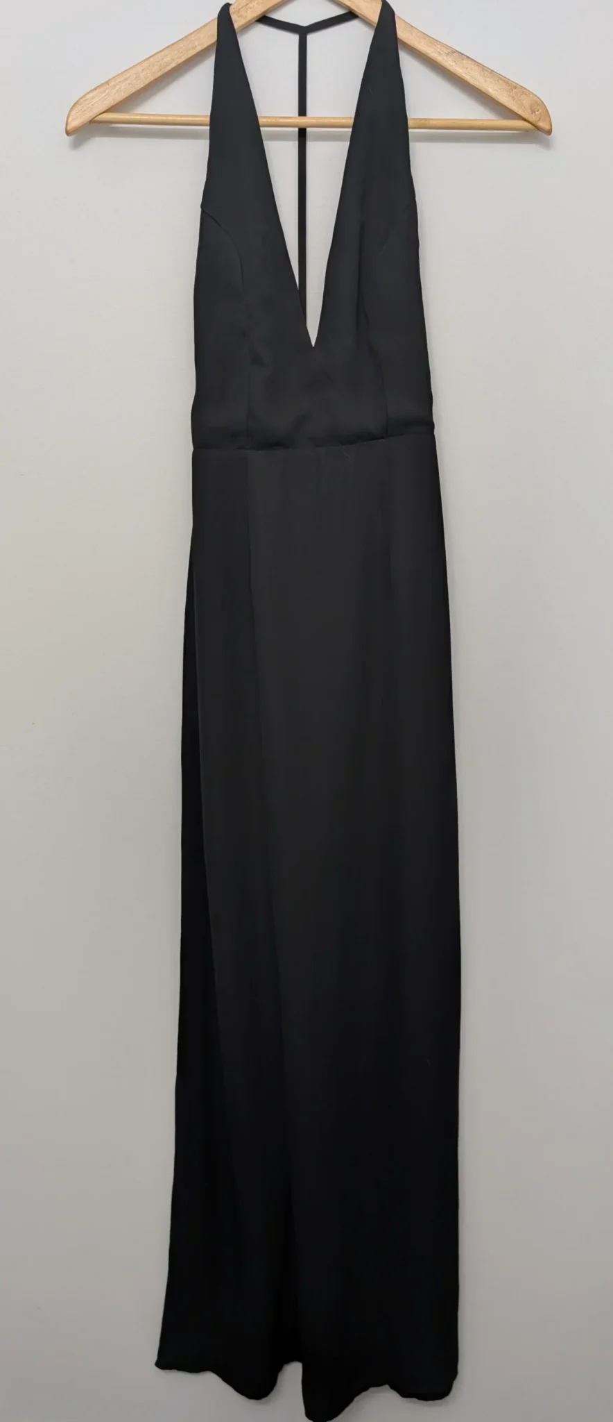 Featured image for Robe longue Tobi – décolleté plongeant