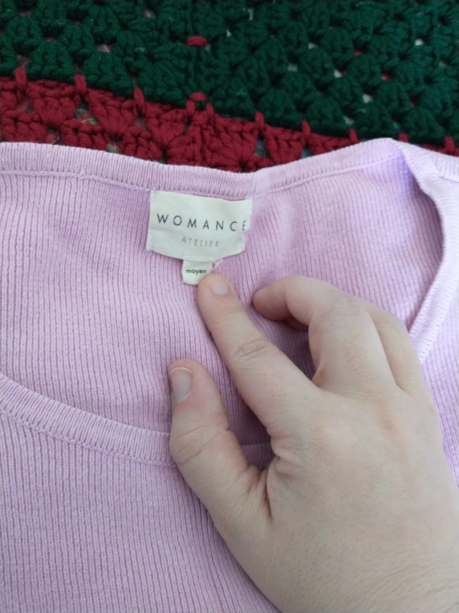 Image for Chandail crop à boutons Womance