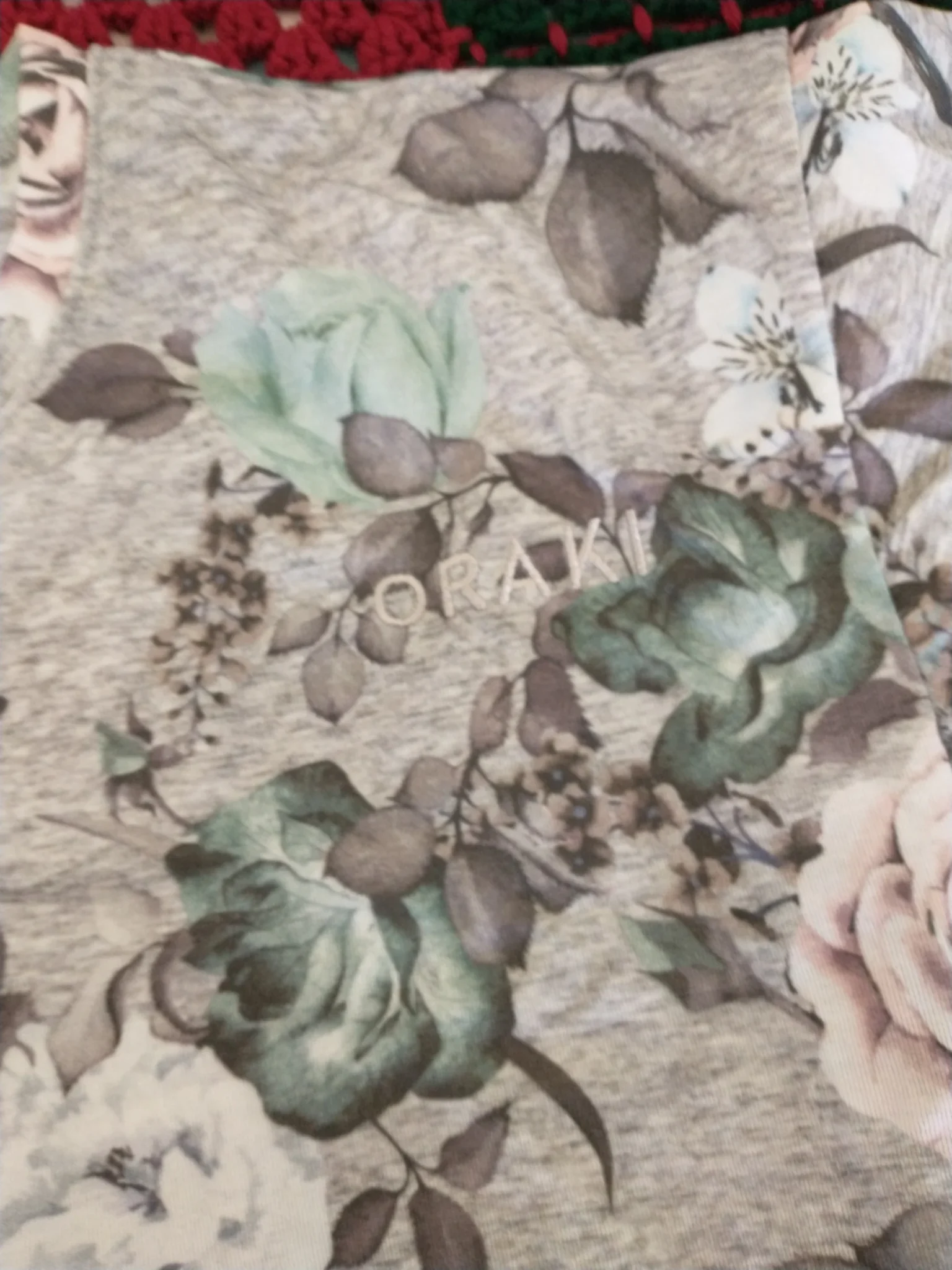 Image for Chandail court gris fleuri Oraki