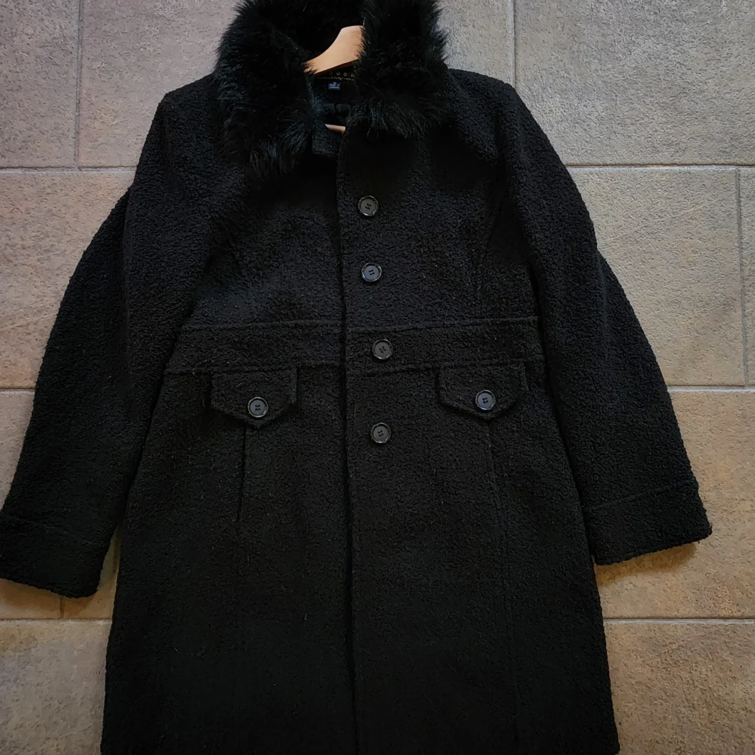 Featured image for Manteau noire en laine taille XL
