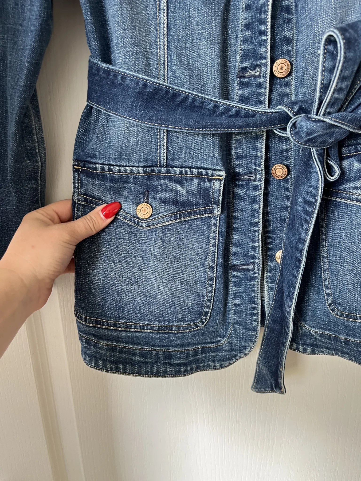 Image for Gap women's M denim jacket with gathered sleeves