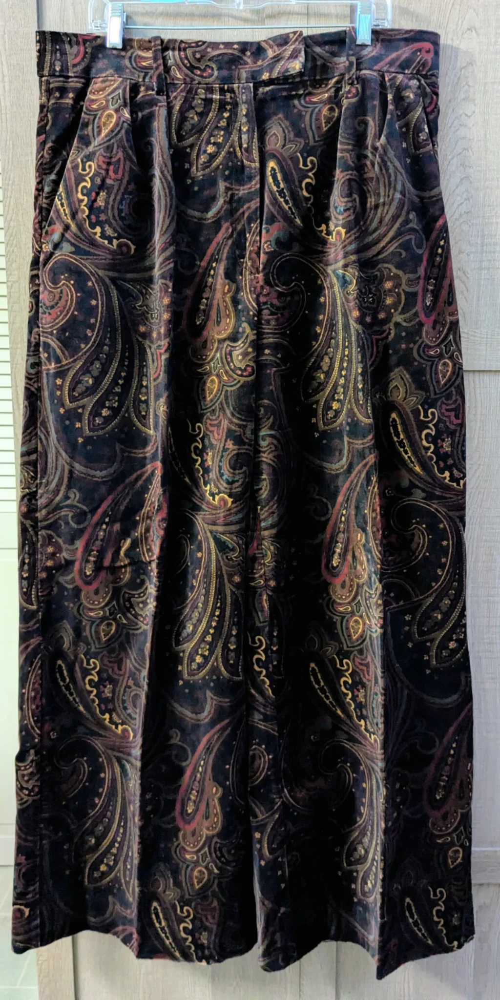 Featured image for Pantalon jambe large a plis. Idéal femme de plus de 5'8