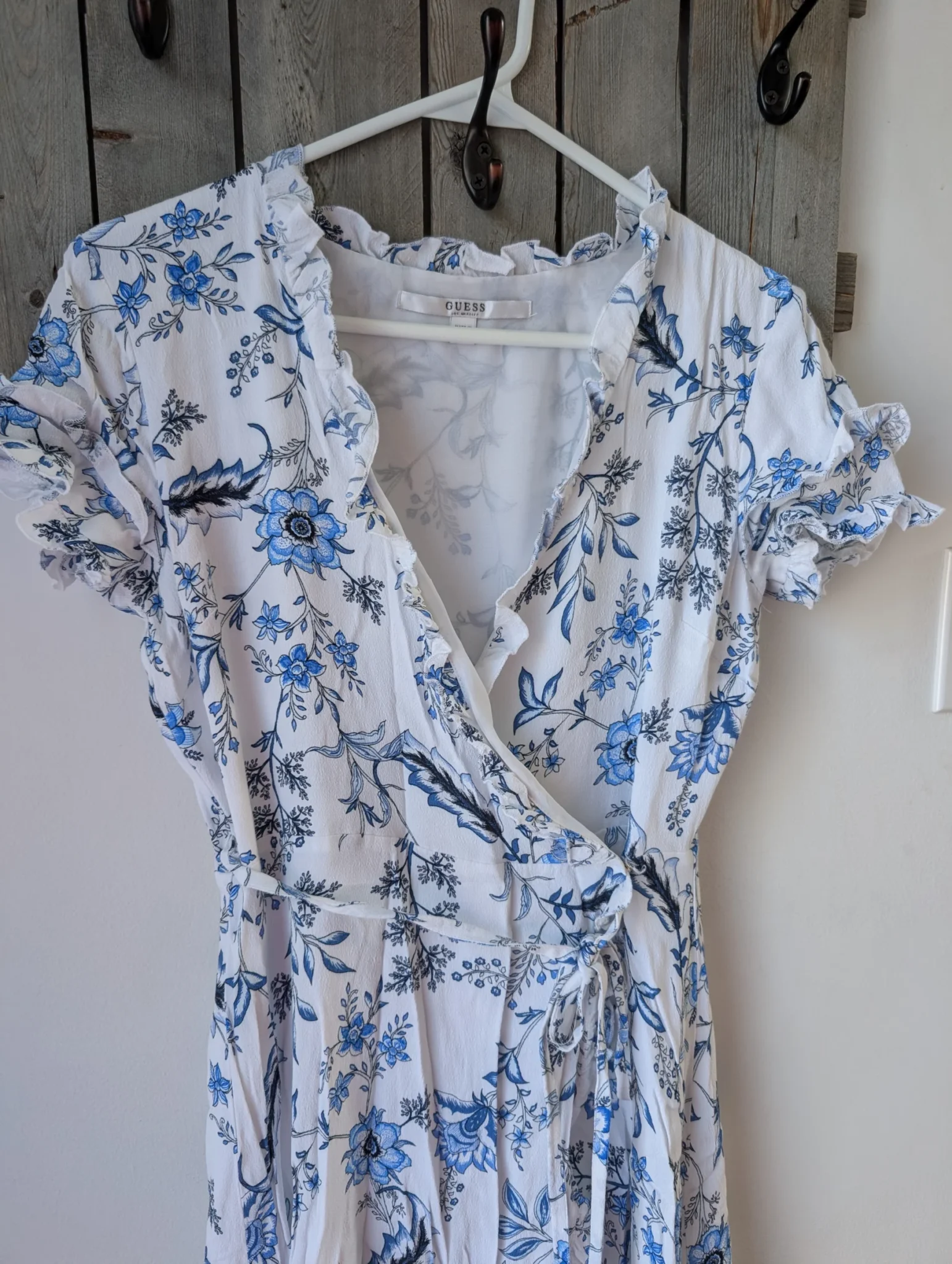 Featured image for Wrap dress Guess