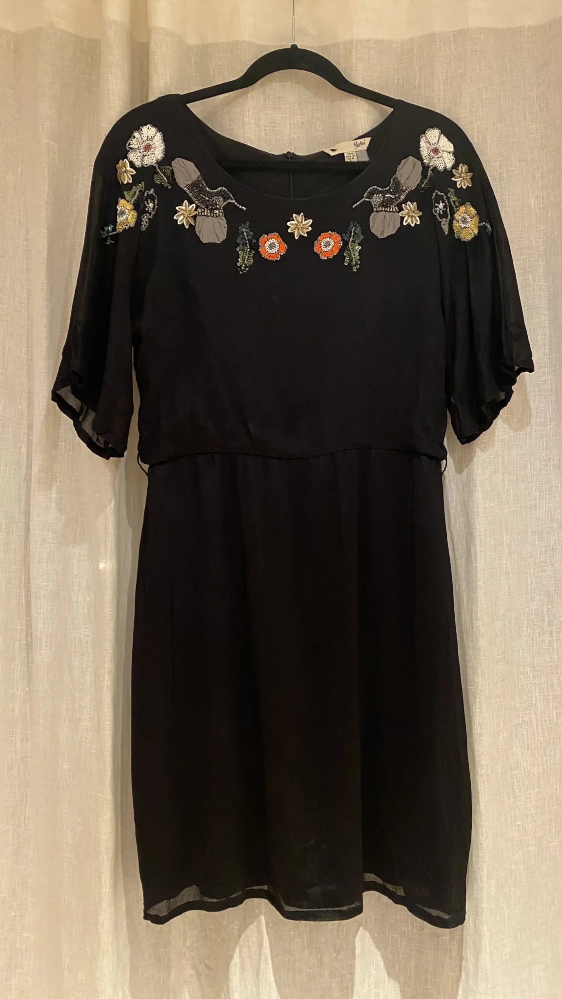Image for Robe à broderies et sequins Yumi - Taille 10