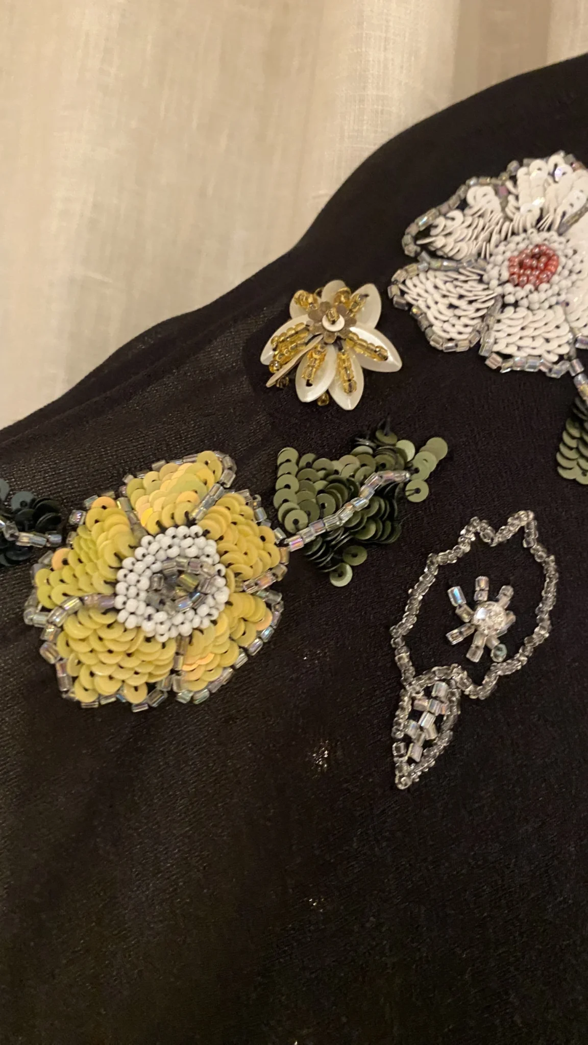 Image for Robe à broderies et sequins Yumi - Taille 10