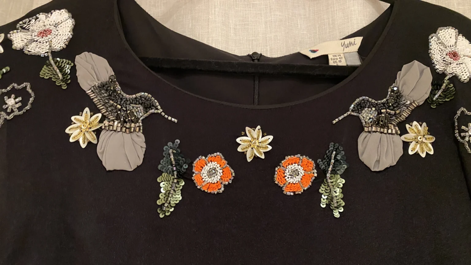 Image for Robe à broderies et sequins Yumi - Taille 10