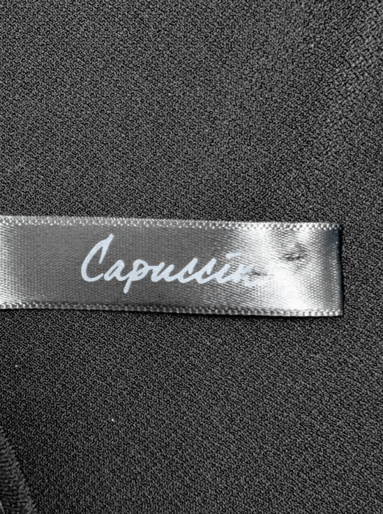 Image for One-piece noire à grand décolleté – Cappucino