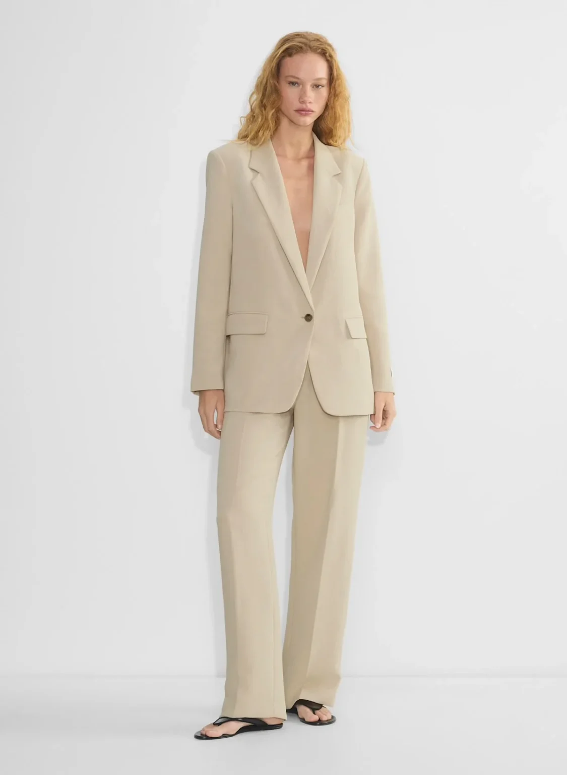 Image for Aritzia | Suit : Blazer + Pants Effortless (NEUF)