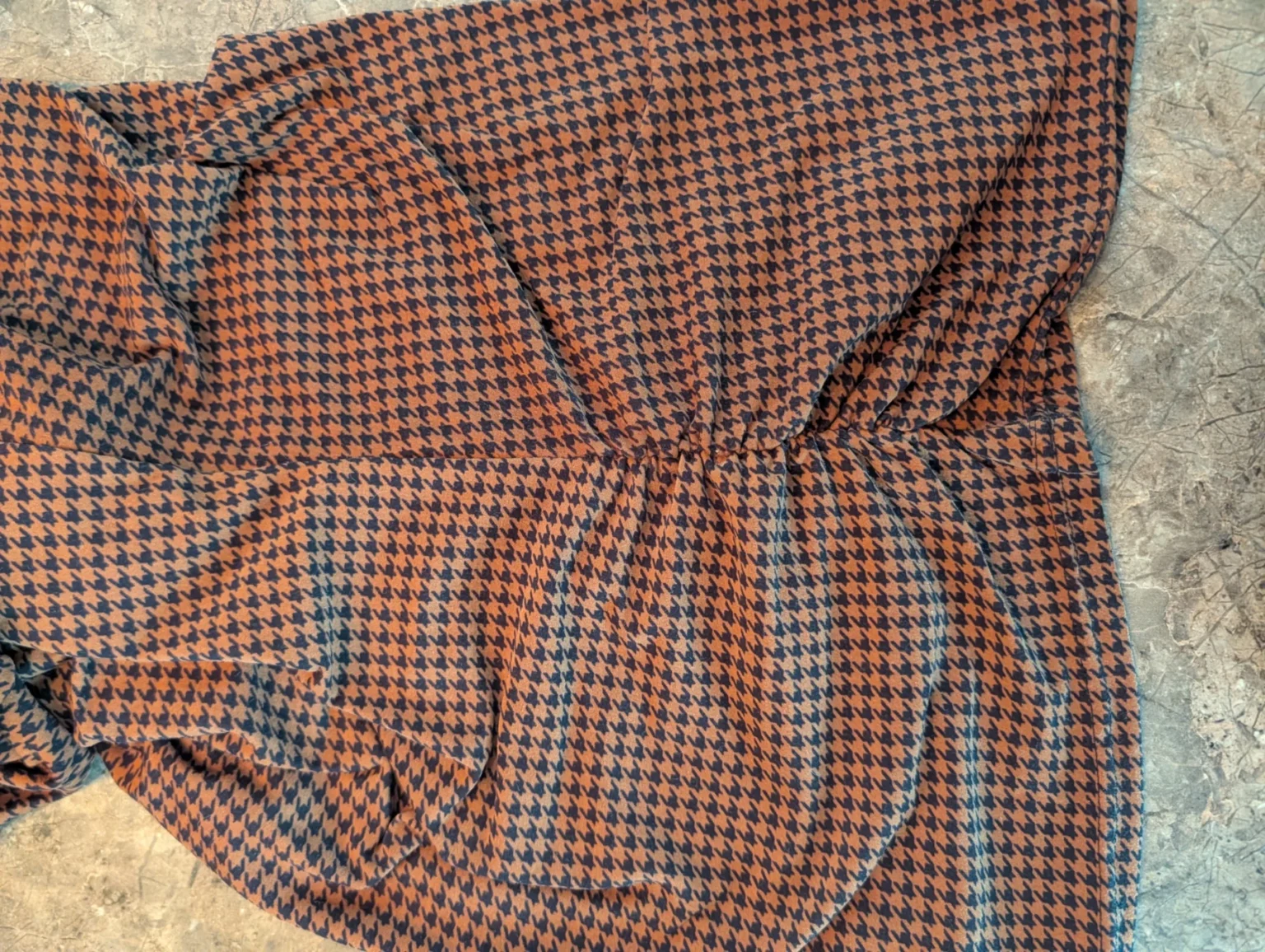 Image for Gilet à motif pied de poule brun et noir