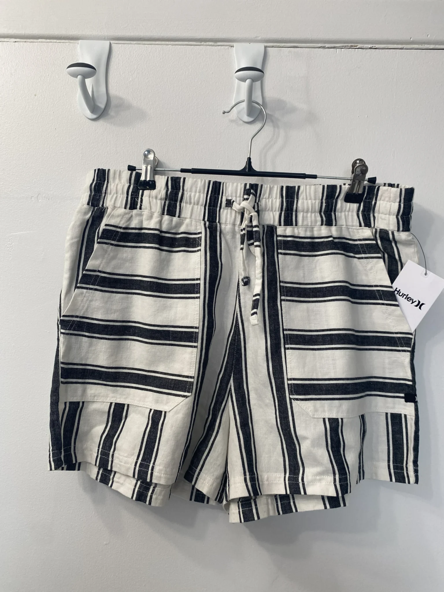 Featured image for Hurley white and black shorts