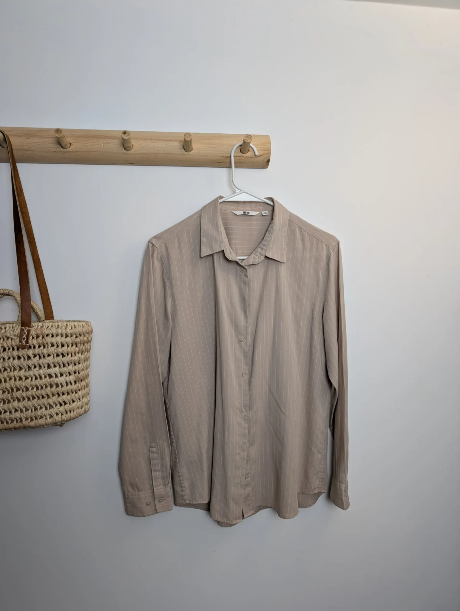 Featured image for 🤎 Chemise beige Uniqlo