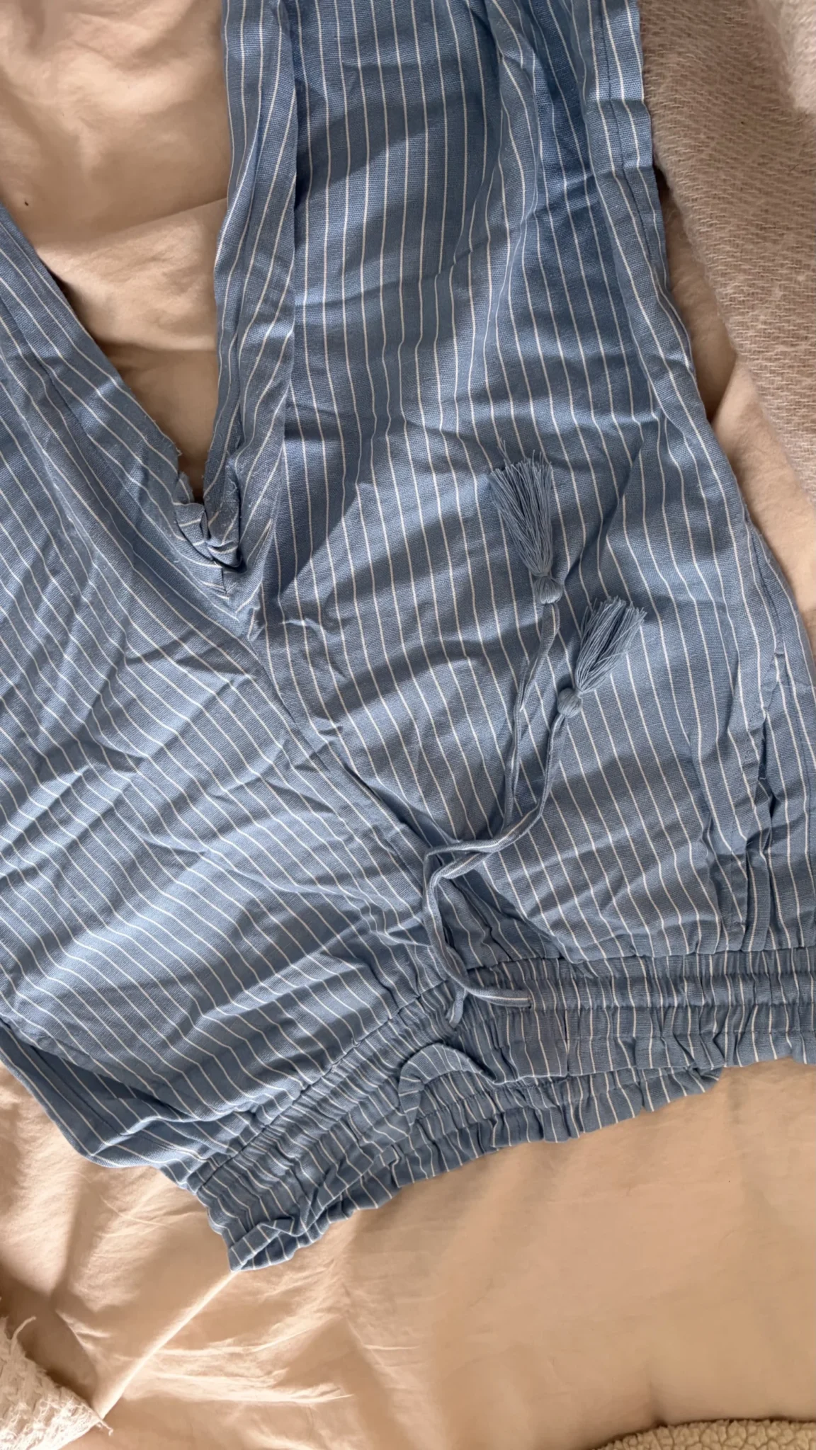 Image for Pantalons bleu rayé blanc