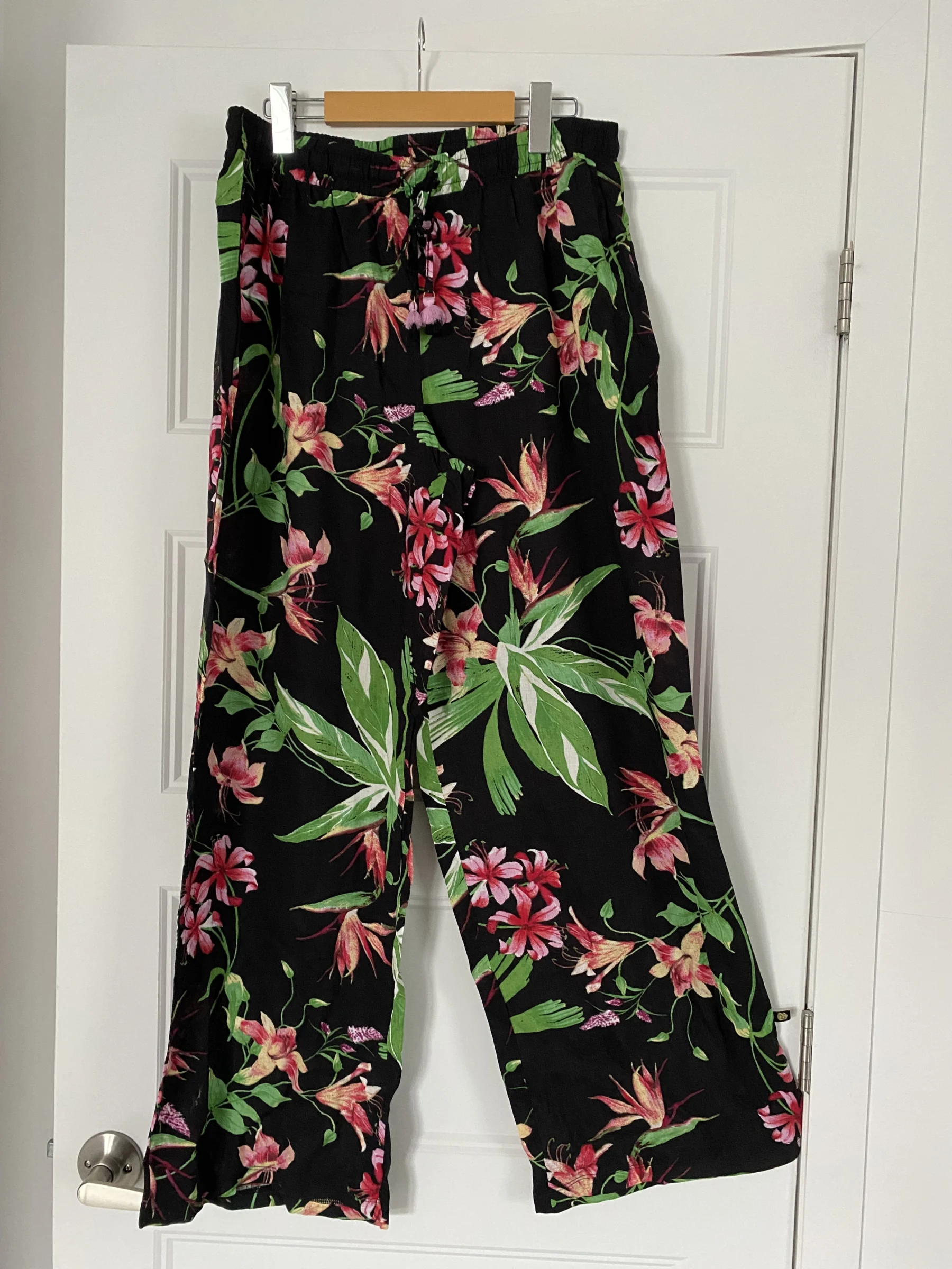 Pantalons NEUFS estival La Vie en Rose seconde main