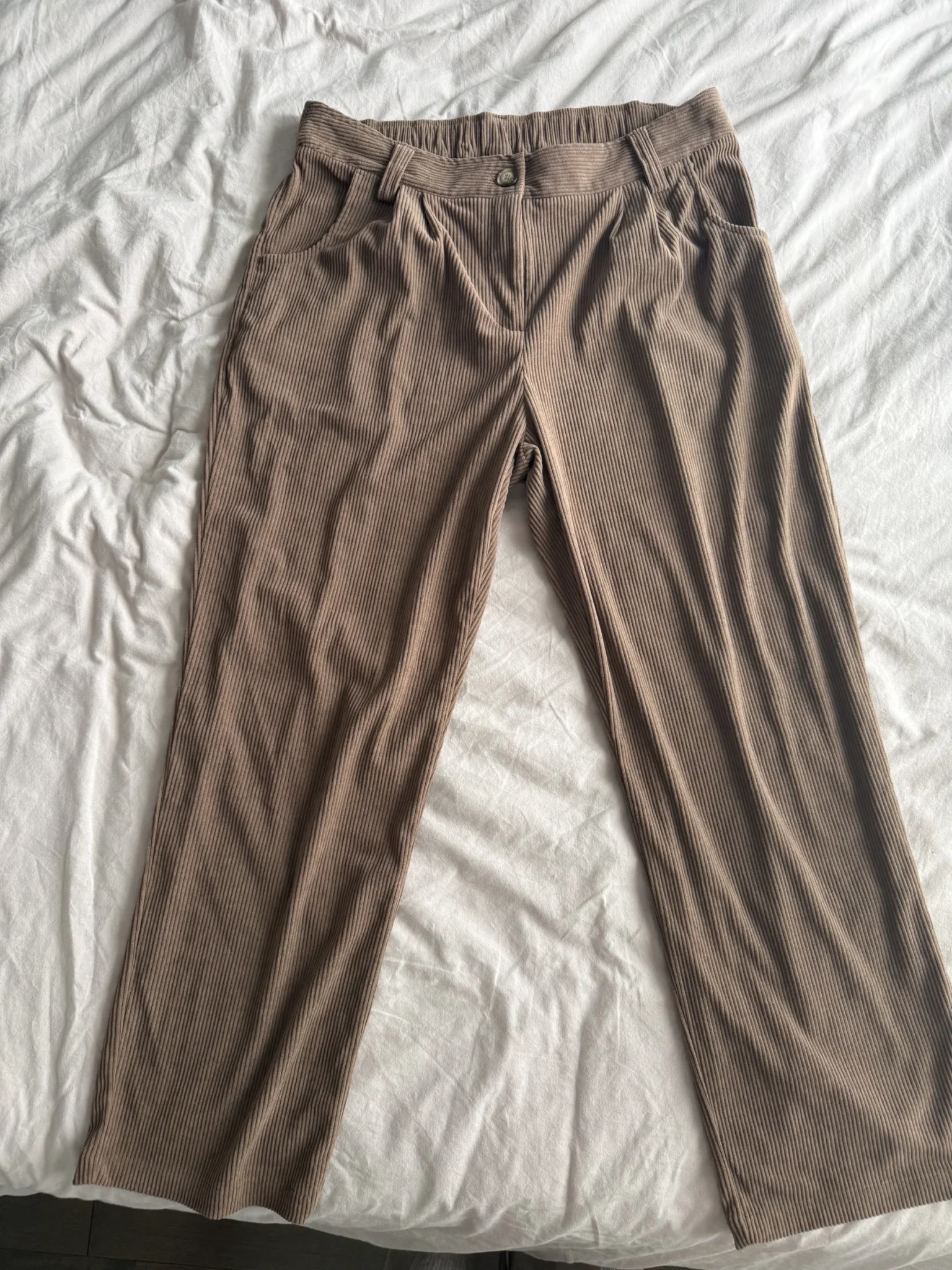 Featured image for Pantalon Halara brun côtelé