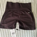 Thumbnail for Ensemble de sport AYBL Empower Seamless - Crop top et short