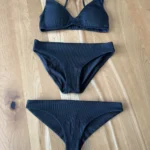 Featured thumbnail for Maillot de bain noir ribbed