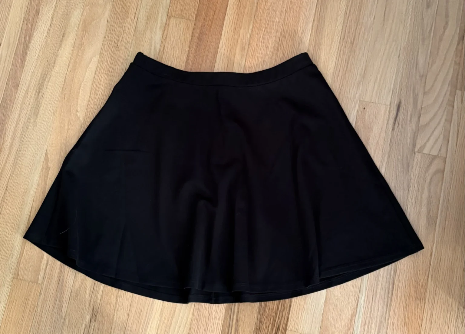 Featured image for NEW - Black skirt M