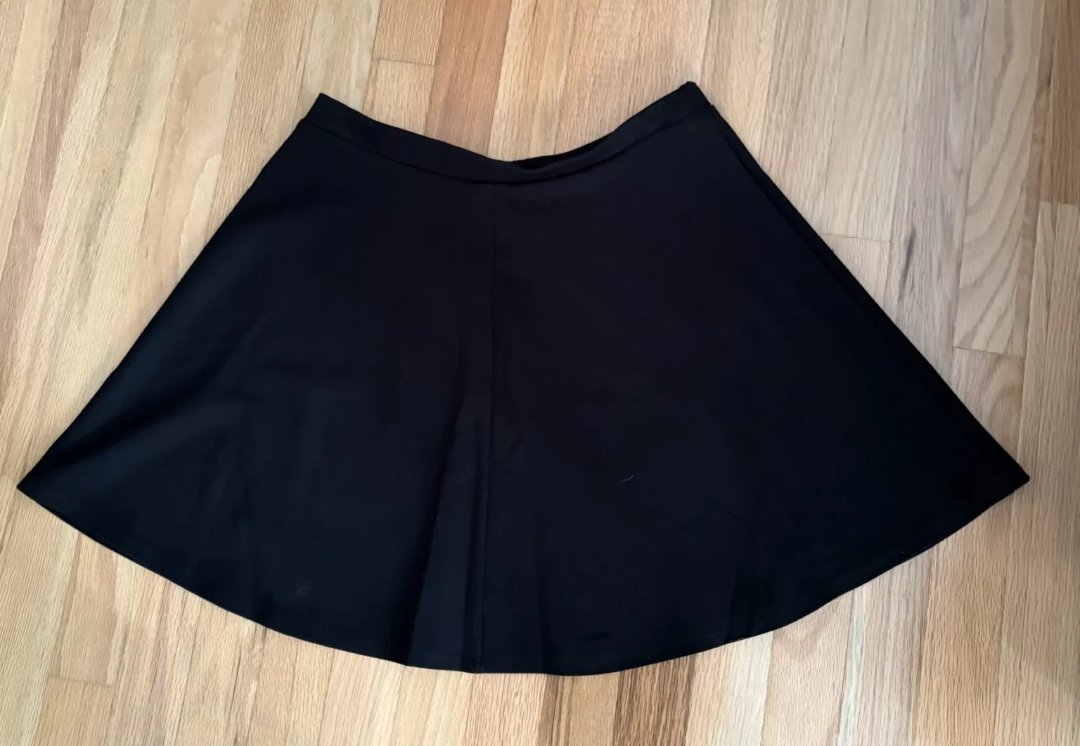 Image for NEW - Black skirt M