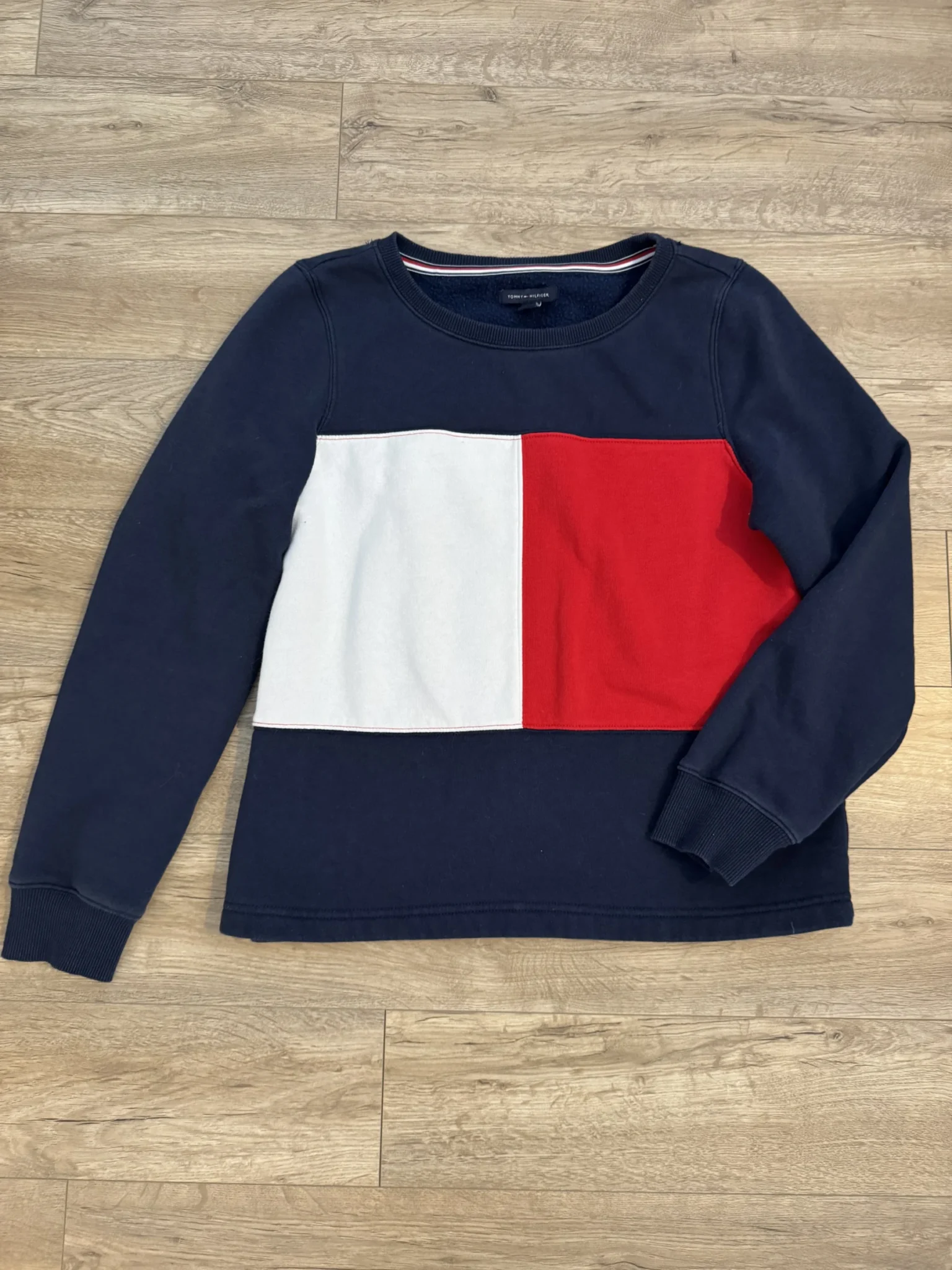 Featured image for Small- Chandail Tommy Hilfiger