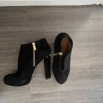 Featured thumbnail for Bottines en daim noir - Michael Kors