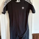 Featured thumbnail for Robe noire Adidas - Medium