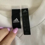 Thumbnail for Haut Adidas - boxy white t-shirt
