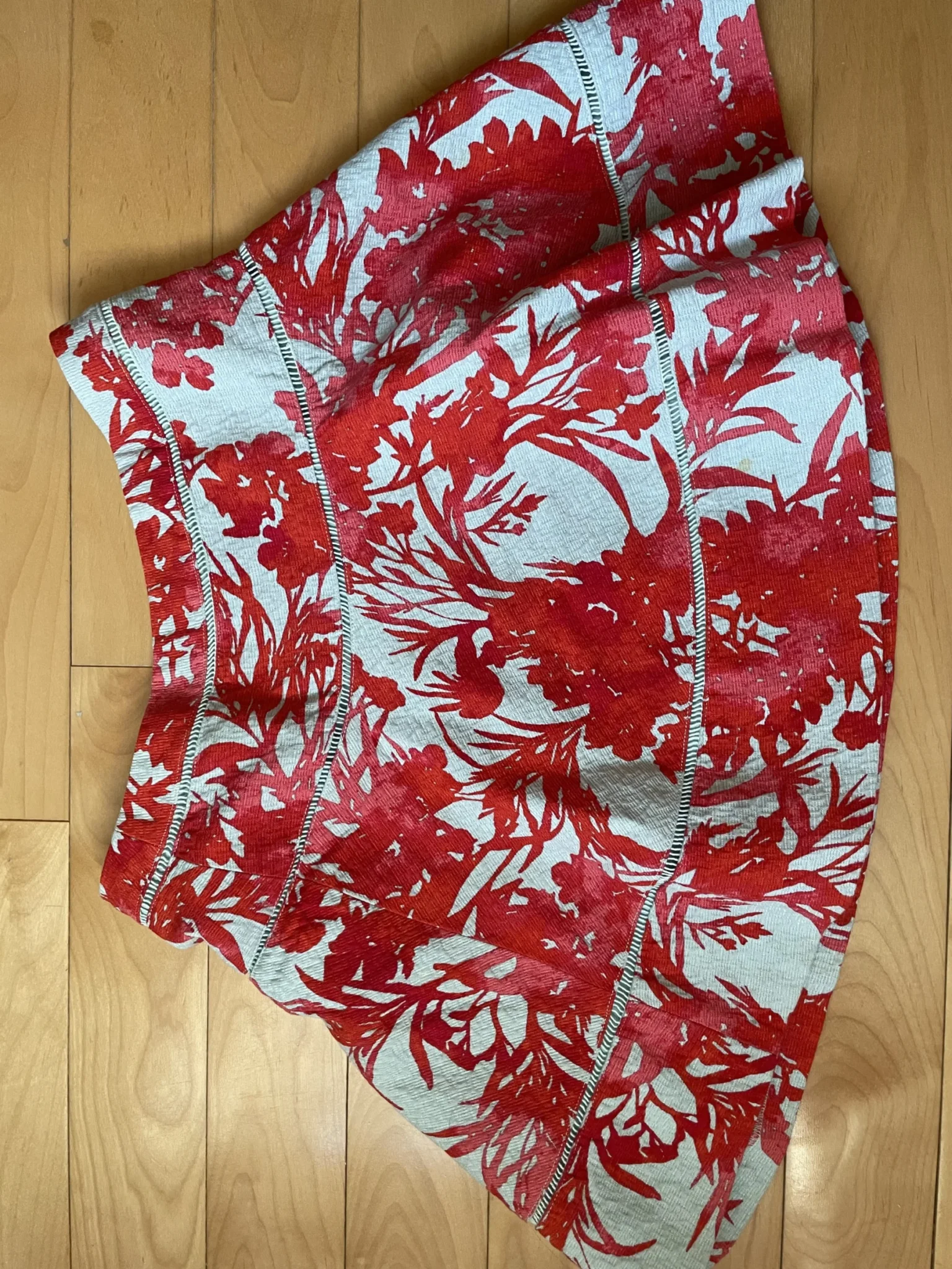 Featured image for Jupe courte Banana Republic