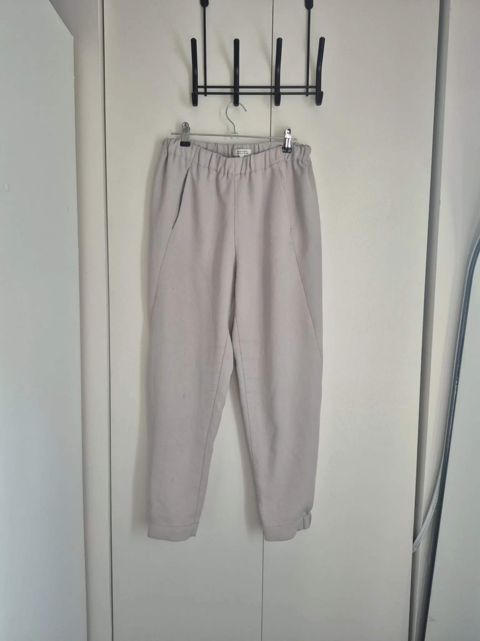 Featured image for Aritzia babaton pants Small