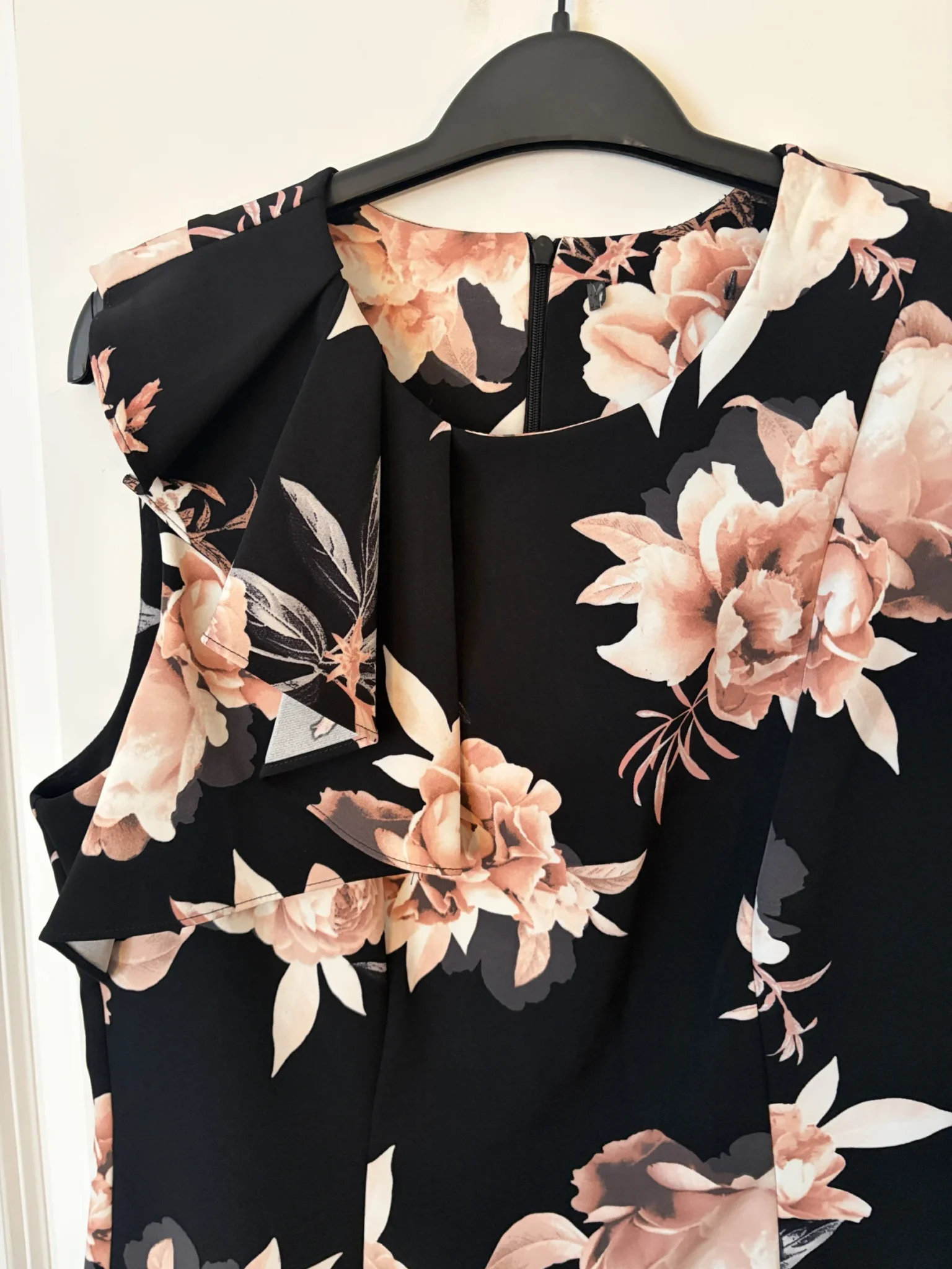 Featured image for Chic dress