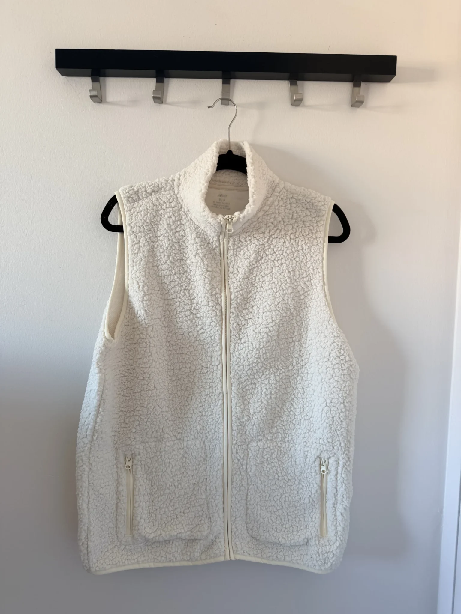 Featured image for Veste sans manche en sherpa