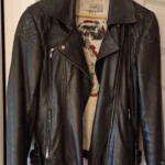 Featured thumbnail for Veste en cuir noir