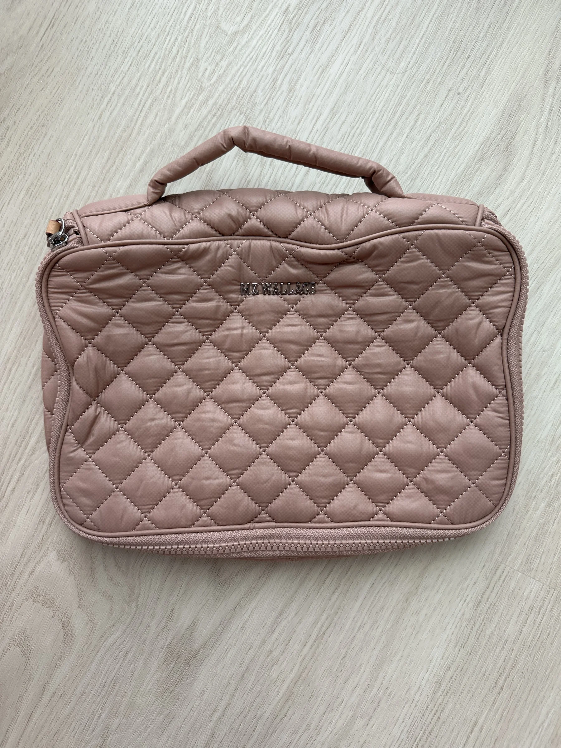MZ Wallace Zip Round Cosmetic *Autre seconde main