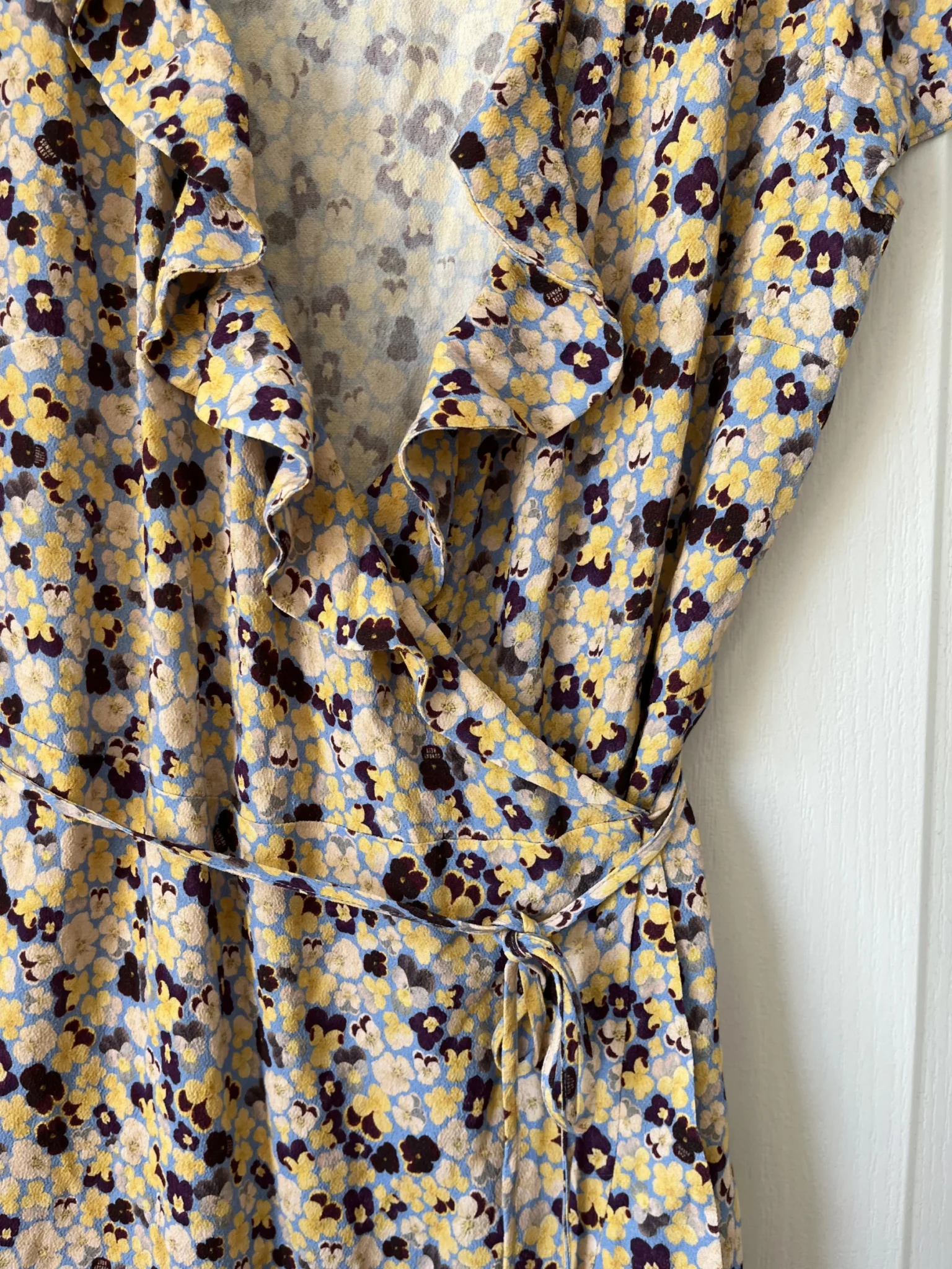 Image for Sunday Best dress, size L, floral motif, wrap style
