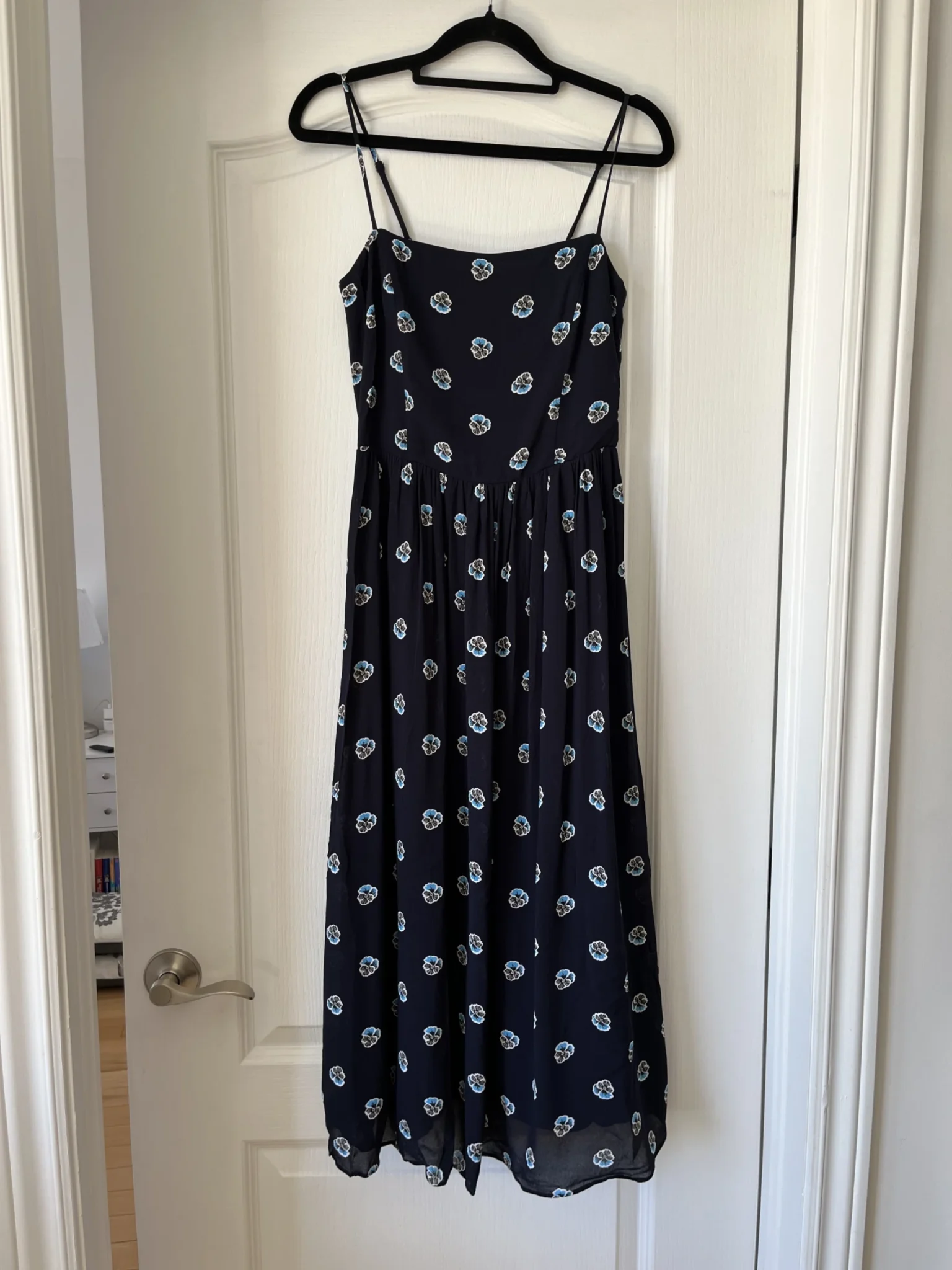 Featured image for Size 2 navy blue floral Babaton dress