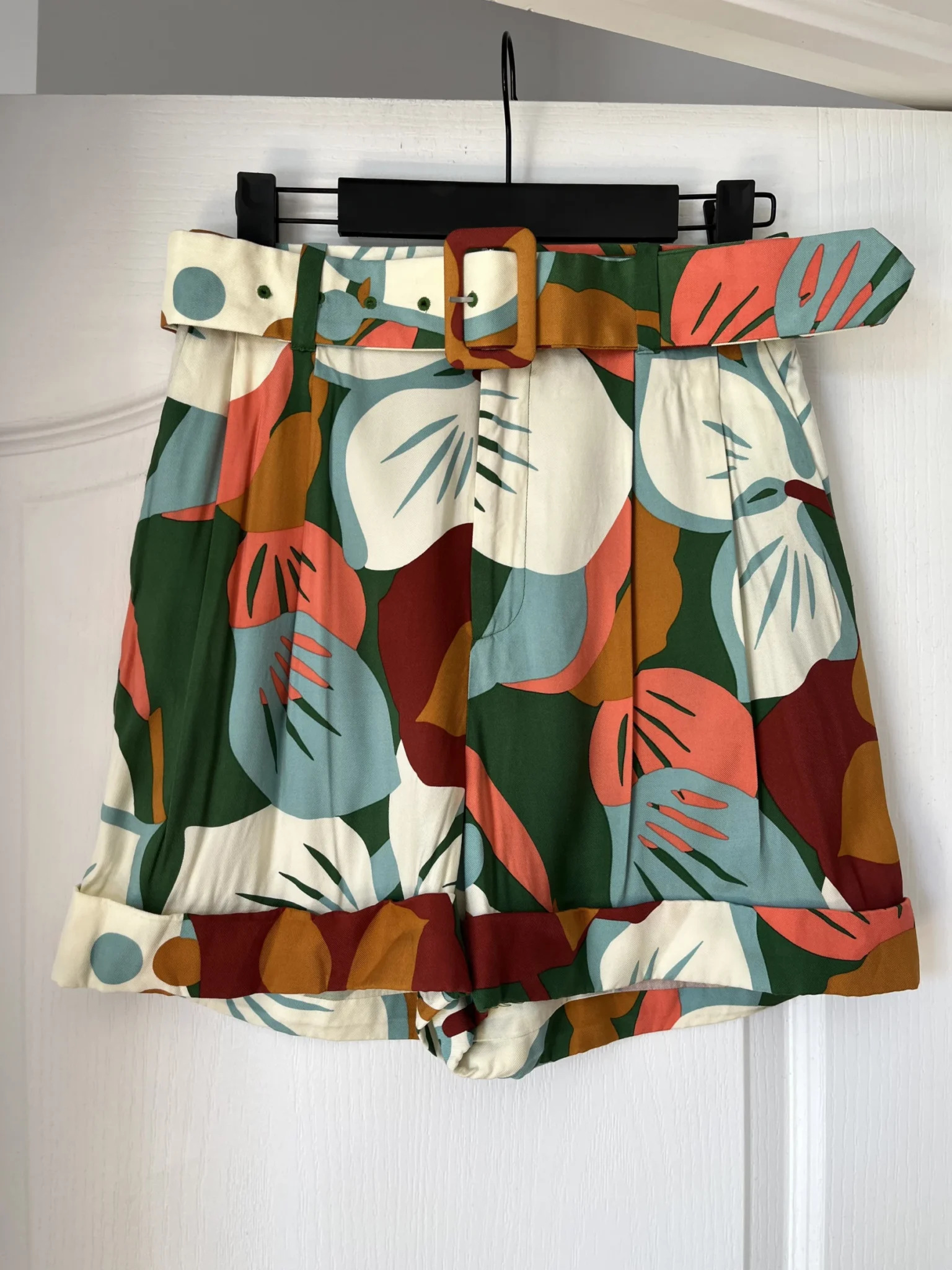 Image for Ted Baker shorts size 1 (4US) with colourful satin pattern