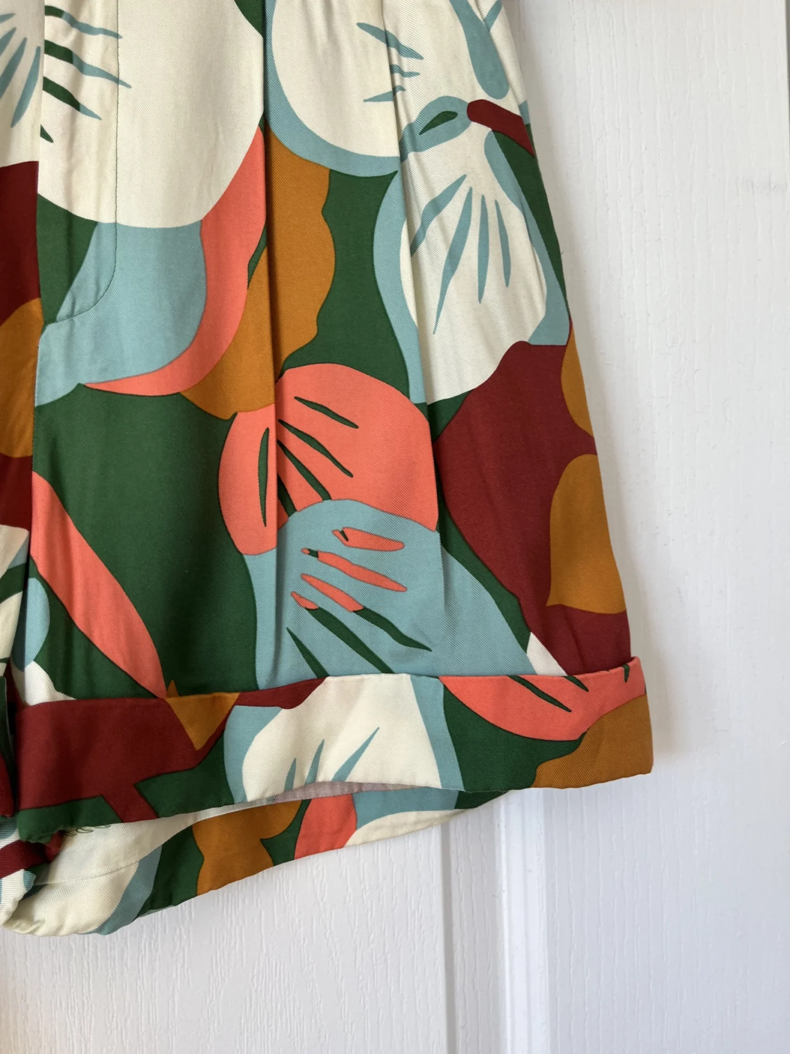 Image for Ted Baker shorts size 1 (4US) with colourful satin pattern