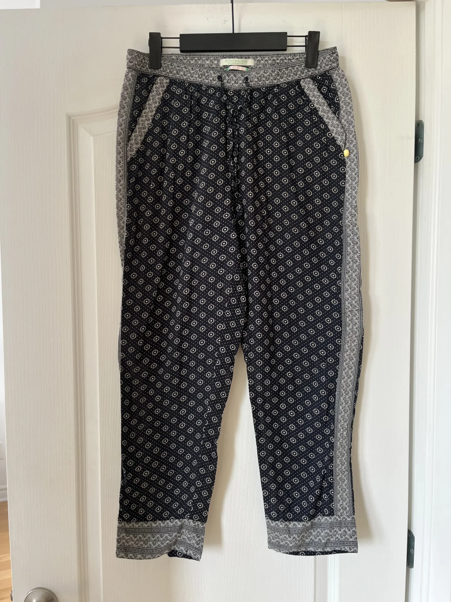 Featured image for Scotch and Soda women's trousers size 1 navy blue patterned