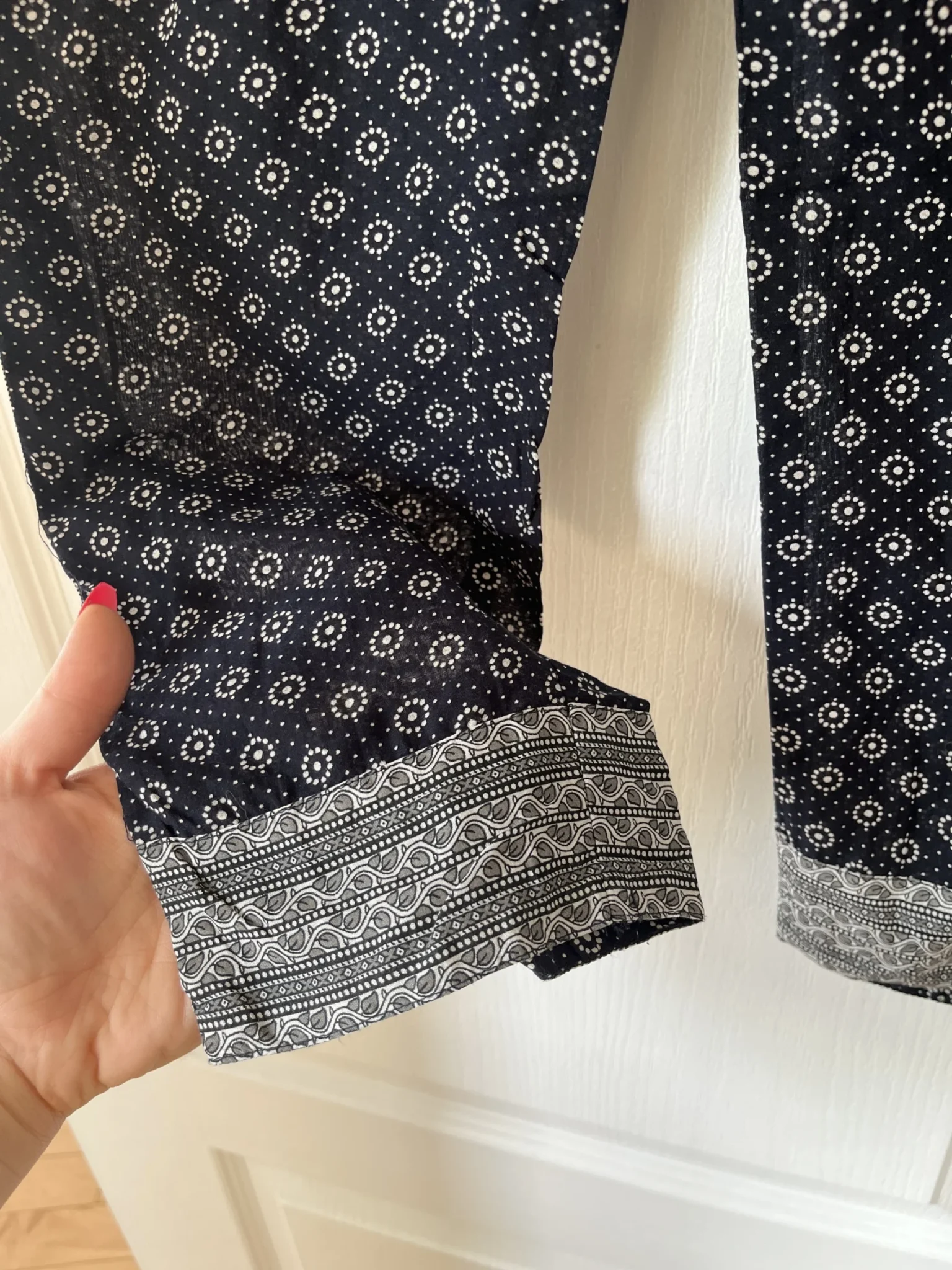 Image for Scotch and Soda women's trousers size 1 navy blue patterned