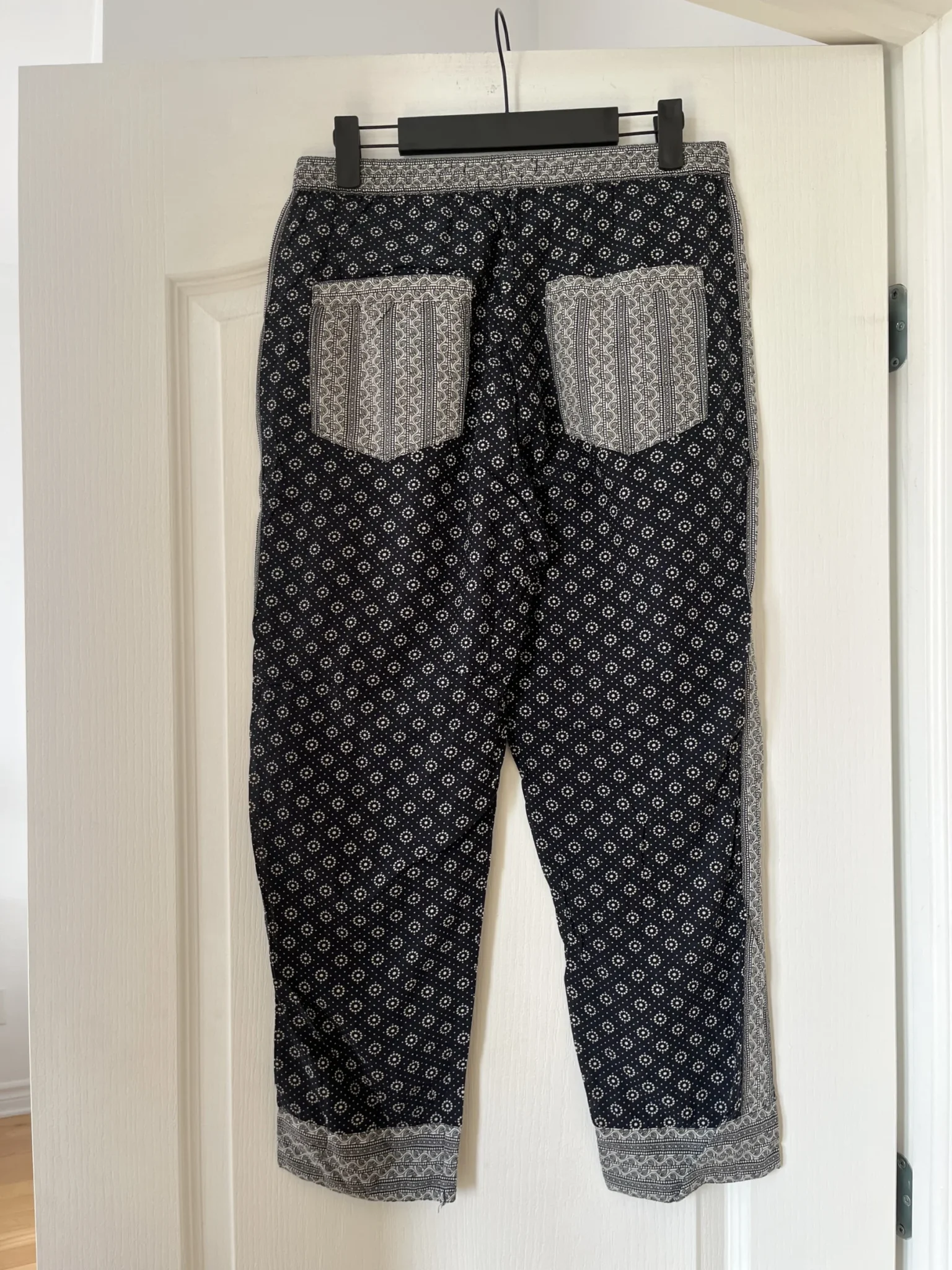 Image for Scotch and Soda women's trousers size 1 navy blue patterned