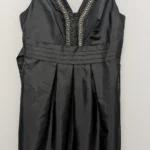Featured thumbnail for Robe gris foncé avec col à paillettes – Oltre